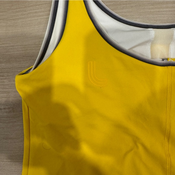 Women’s Lolé XL Yellow stretch workout tank top - Picture 6 of 7